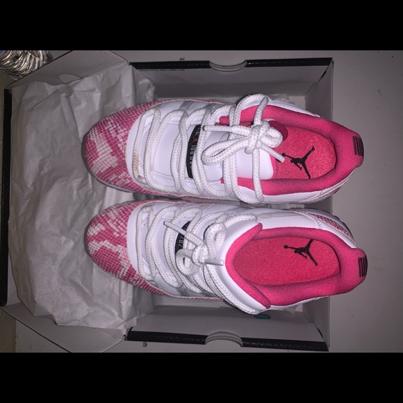 I’m selling my pink snakeskin 11s - Picture 4 of 7